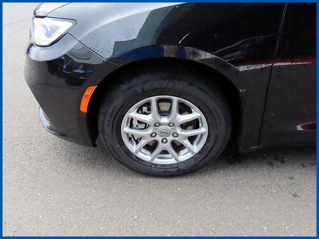 used 2024 Chrysler Pacifica car, priced at $33,987