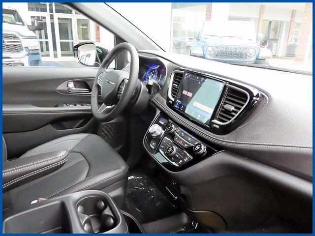 new 2026 Chrysler Pacifica car, priced at $45,135