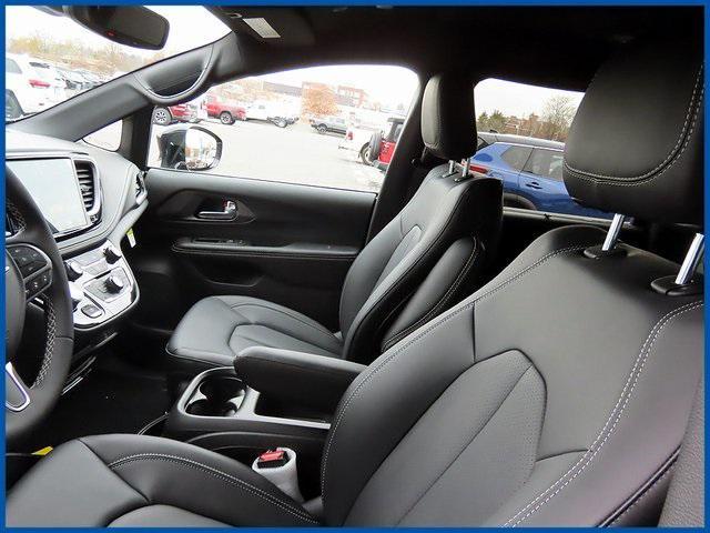 new 2026 Chrysler Pacifica car, priced at $45,135