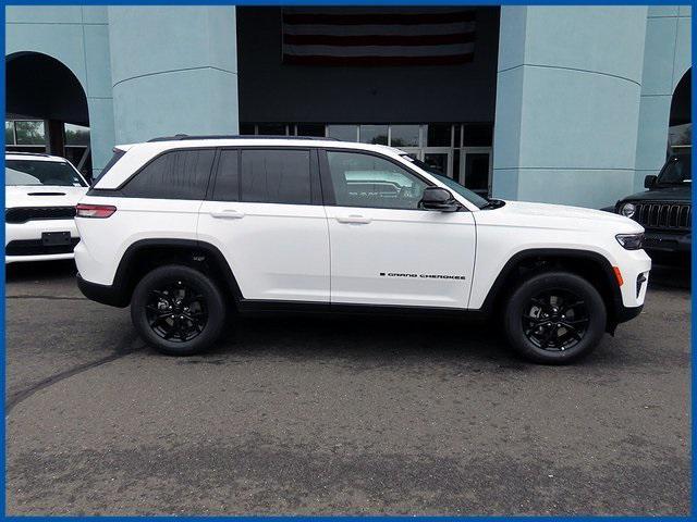 new 2025 Jeep Grand Cherokee car, priced at $41,385