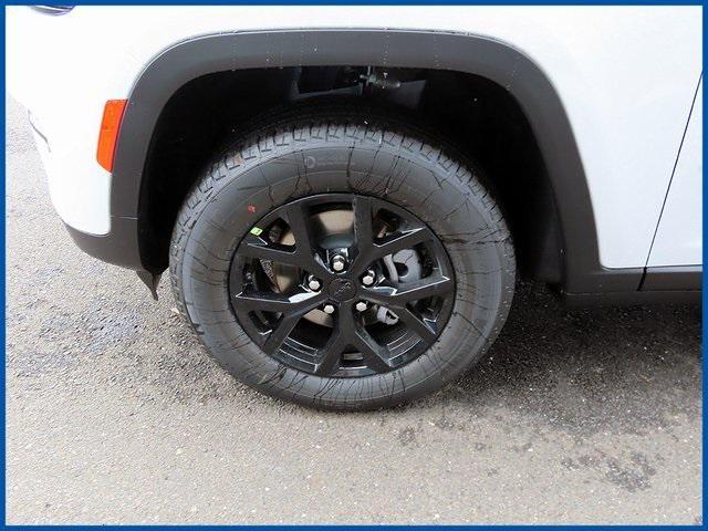 new 2025 Jeep Grand Cherokee car, priced at $41,385