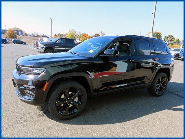 new 2025 Jeep Grand Cherokee car, priced at $48,035