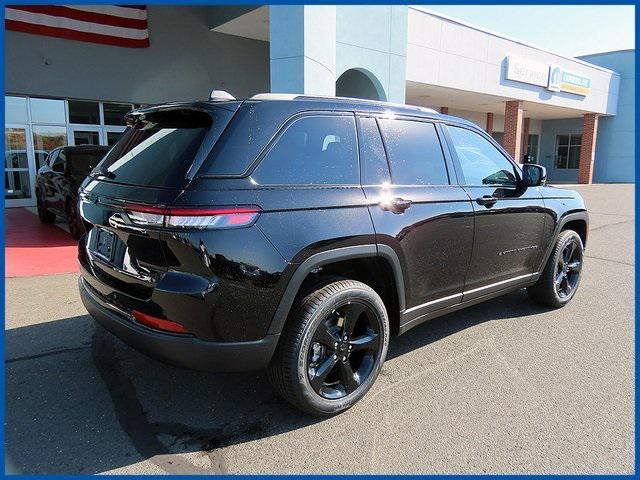 new 2025 Jeep Grand Cherokee car, priced at $48,035