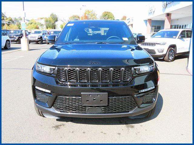 new 2025 Jeep Grand Cherokee car, priced at $48,035