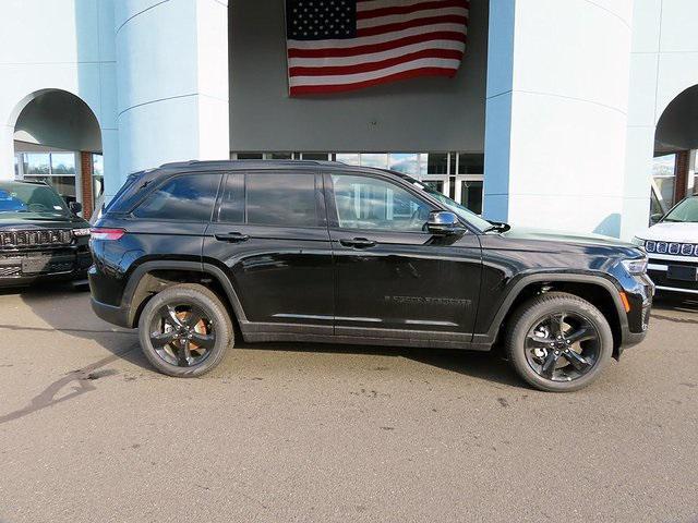 new 2025 Jeep Grand Cherokee car, priced at $45,543