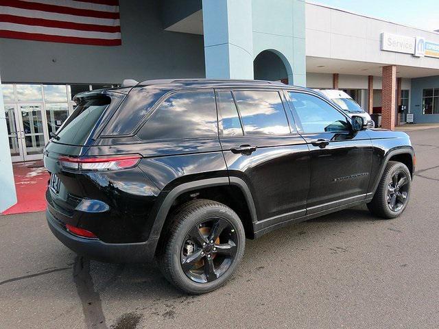 new 2025 Jeep Grand Cherokee car, priced at $44,921