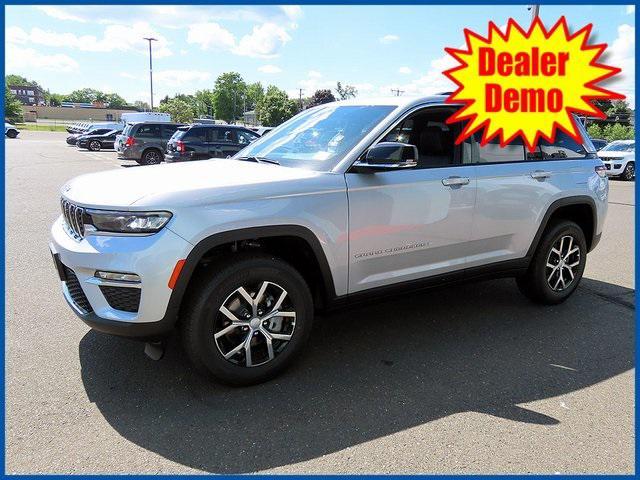 new 2024 Jeep Grand Cherokee car, priced at $39,988