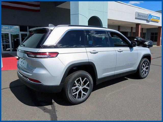 new 2024 Jeep Grand Cherokee car, priced at $42,717