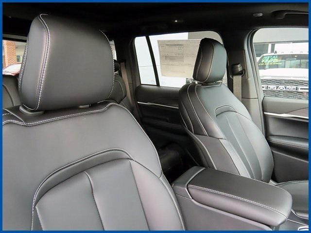 new 2025 Jeep Grand Cherokee car