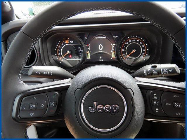 new 2025 Jeep Wrangler car, priced at $71,605