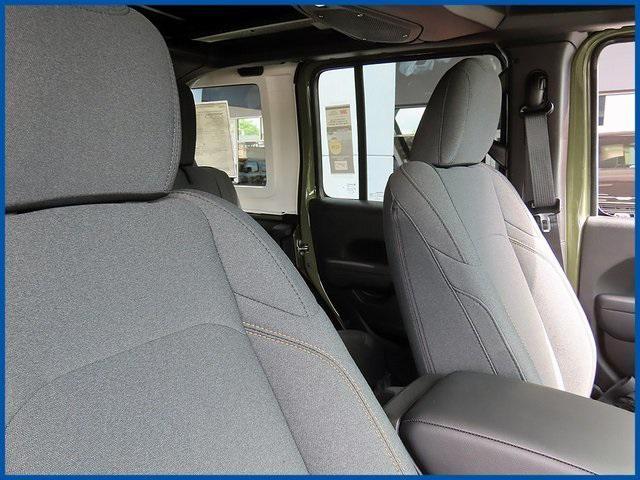 new 2025 Jeep Wrangler car, priced at $57,270