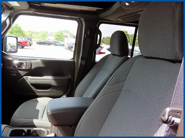 new 2025 Jeep Wrangler car, priced at $57,270