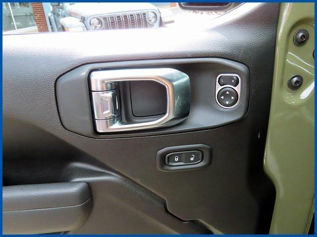 new 2025 Jeep Wrangler car, priced at $57,270