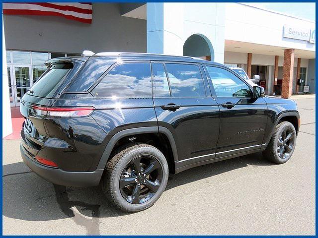 new 2024 Jeep Grand Cherokee car, priced at $48,535