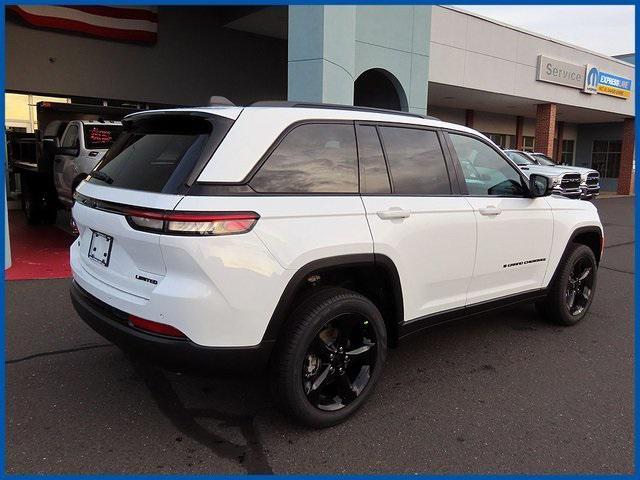 new 2025 Jeep Grand Cherokee car, priced at $44,907