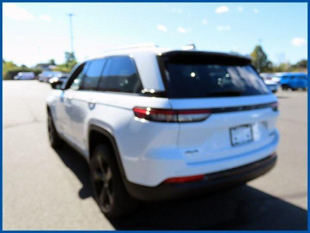 new 2025 Jeep Grand Cherokee car, priced at $50,440