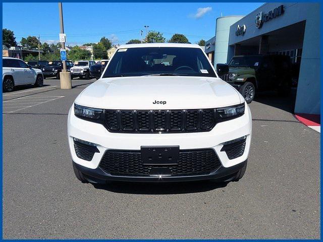 new 2025 Jeep Grand Cherokee car, priced at $50,440