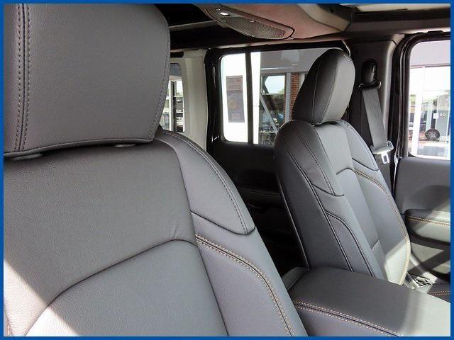 new 2025 Jeep Wrangler car, priced at $61,120
