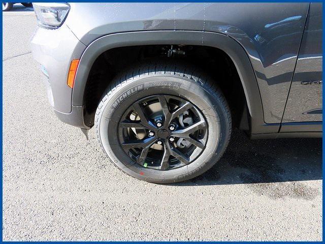 new 2025 Jeep Grand Cherokee car, priced at $41,530