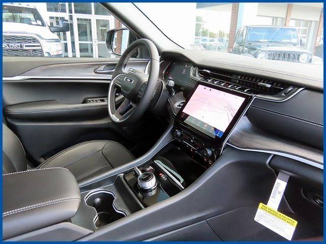 new 2025 Jeep Grand Cherokee car, priced at $47,985