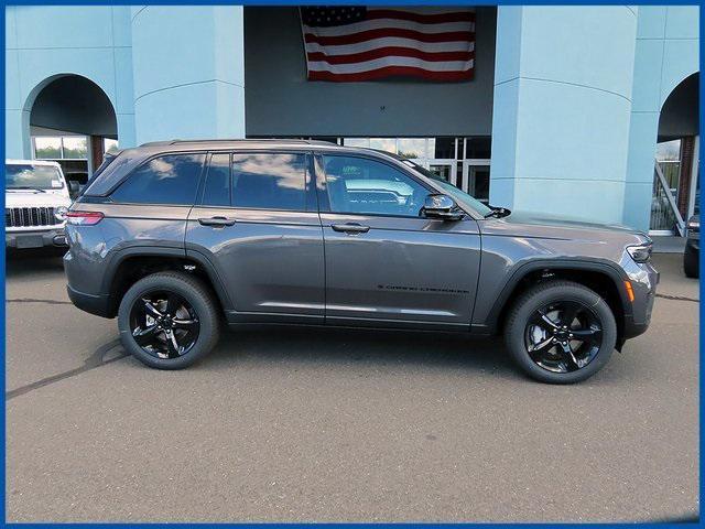 new 2025 Jeep Grand Cherokee car, priced at $47,985