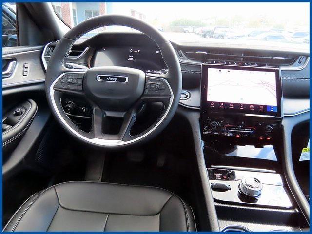 new 2025 Jeep Grand Cherokee car, priced at $47,985