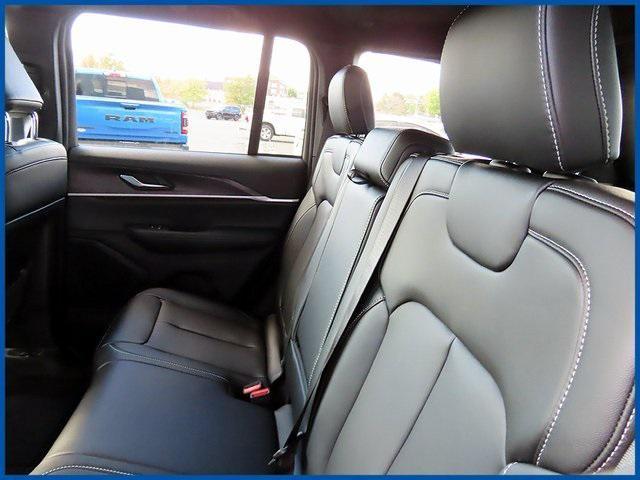 new 2025 Jeep Grand Cherokee car, priced at $47,985