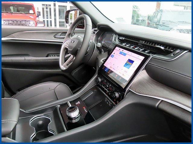 new 2025 Jeep Grand Cherokee car, priced at $52,160