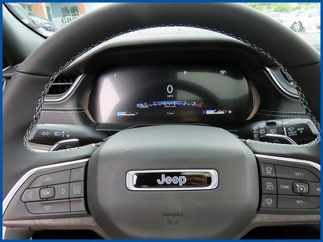 new 2025 Jeep Grand Cherokee car, priced at $52,160