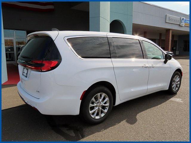 new 2025 Chrysler Pacifica car, priced at $43,165