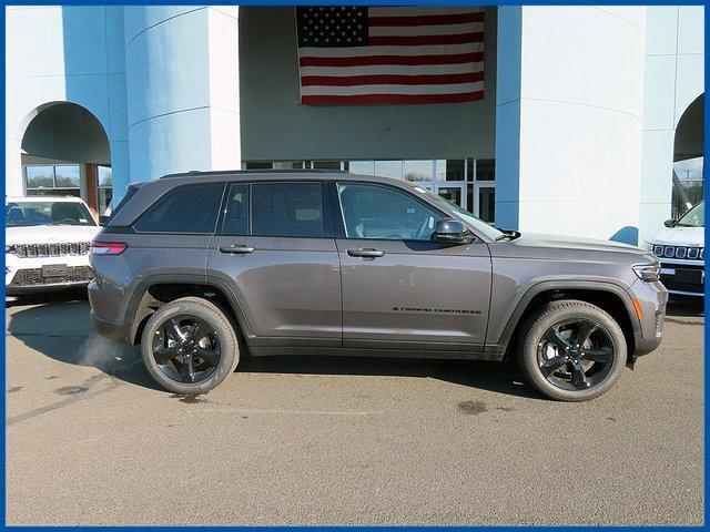 new 2025 Jeep Grand Cherokee car, priced at $45,483