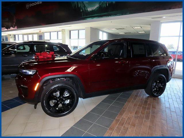 new 2025 Jeep Grand Cherokee car, priced at $44,921