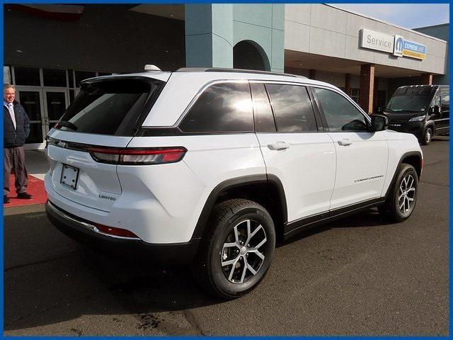 new 2025 Jeep Grand Cherokee car, priced at $42,554