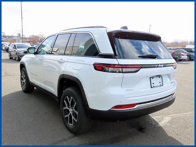 new 2025 Jeep Grand Cherokee car, priced at $42,032