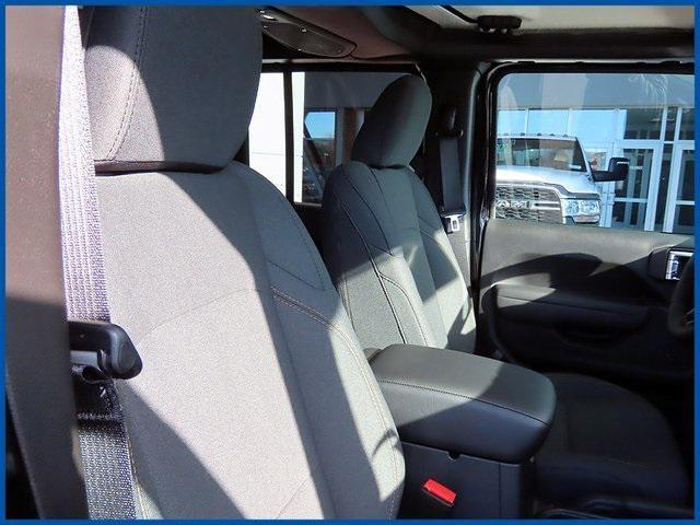 new 2026 Jeep Gladiator car, priced at $53,260