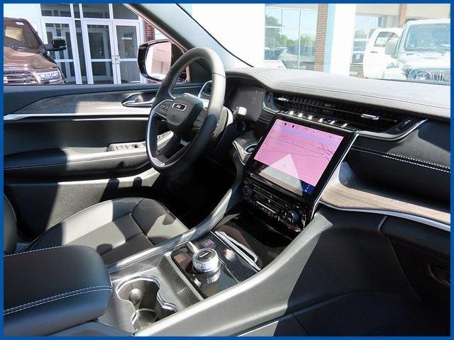 new 2025 Jeep Grand Cherokee car, priced at $47,985
