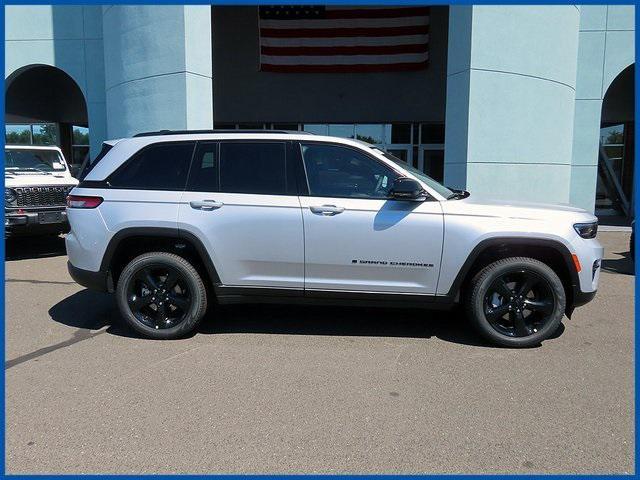 new 2025 Jeep Grand Cherokee car, priced at $47,985