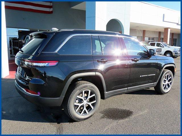 new 2025 Jeep Grand Cherokee car, priced at $44,810