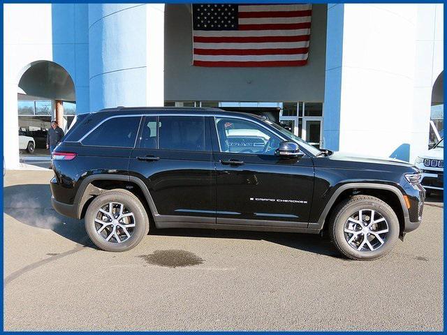 new 2025 Jeep Grand Cherokee car, priced at $44,810