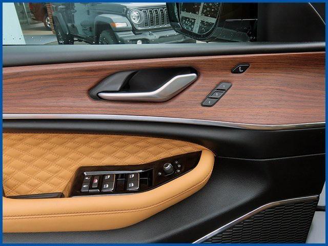 used 2024 Jeep Grand Cherokee car, priced at $54,987