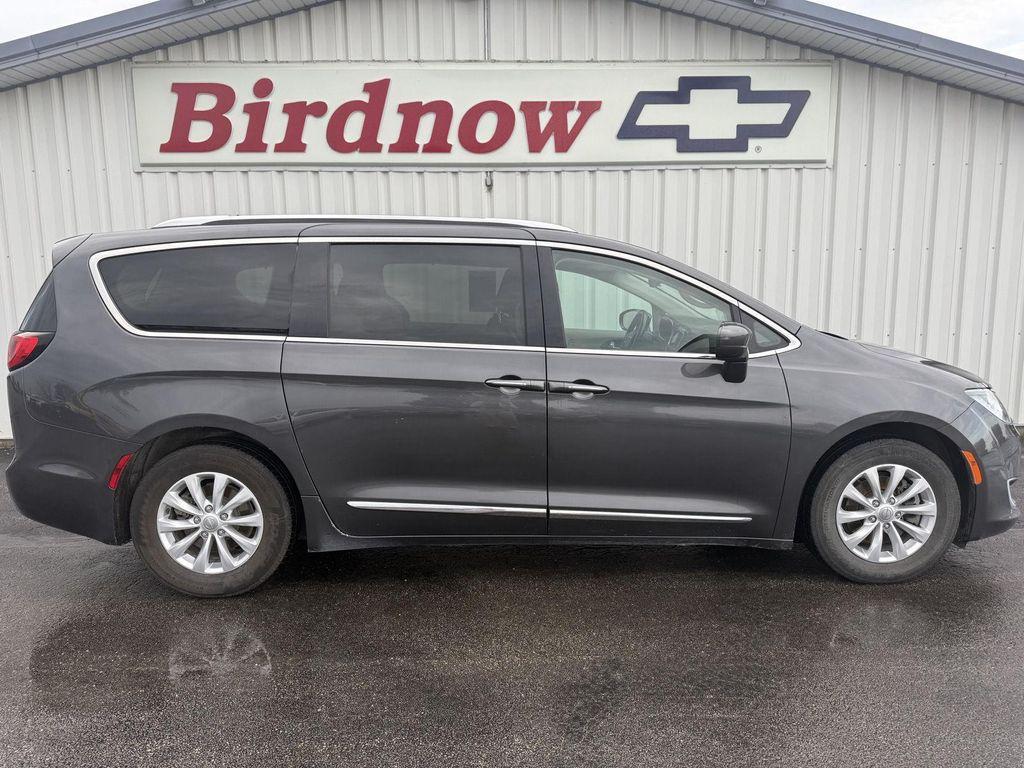 used 2018 Chrysler Pacifica car, priced at $13,699