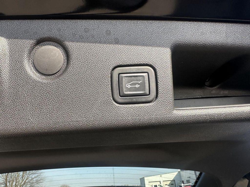used 2022 Chevrolet Equinox car, priced at $22,999