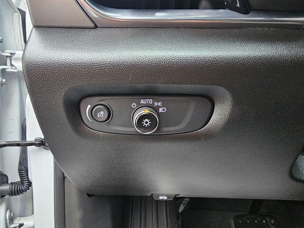 used 2022 Chevrolet Traverse car, priced at $32,399