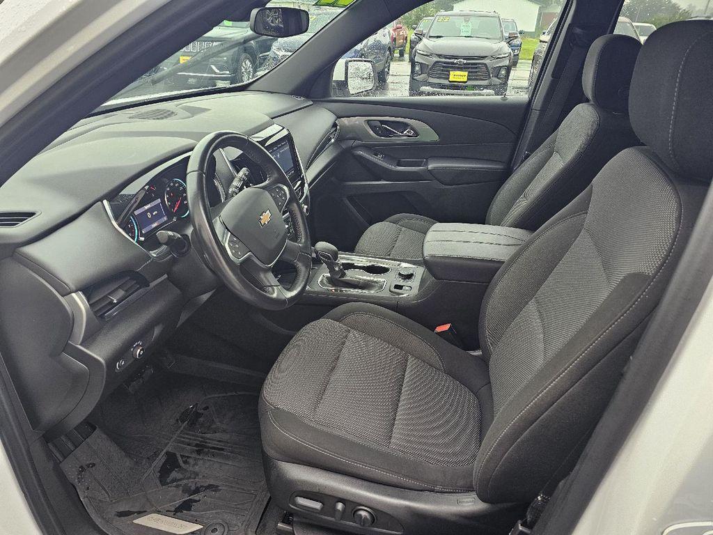 used 2022 Chevrolet Traverse car, priced at $32,399