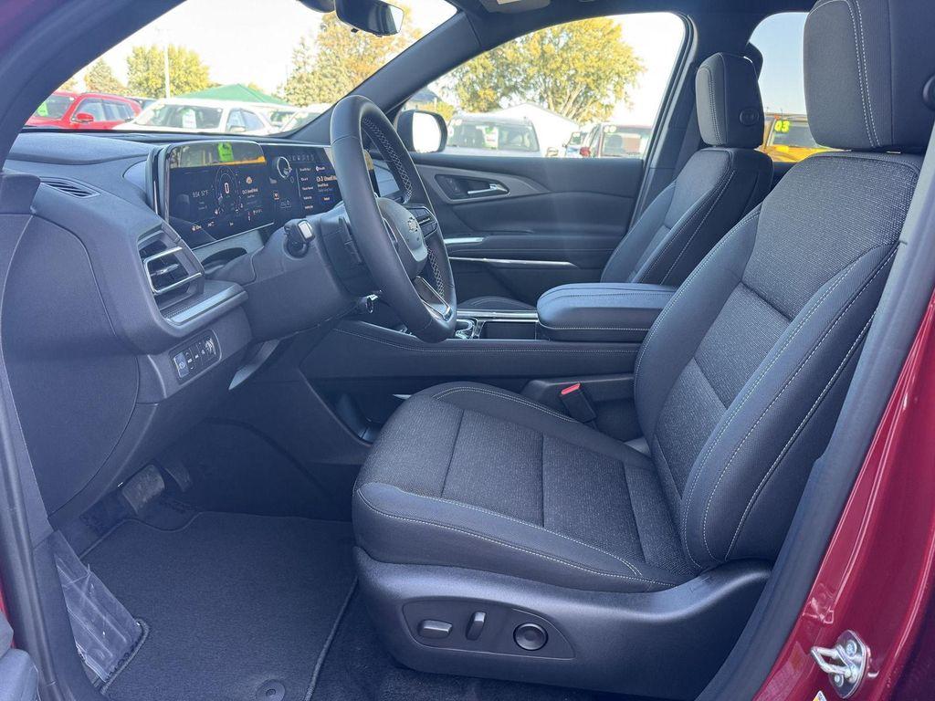 new 2026 Chevrolet Traverse car, priced at $46,714