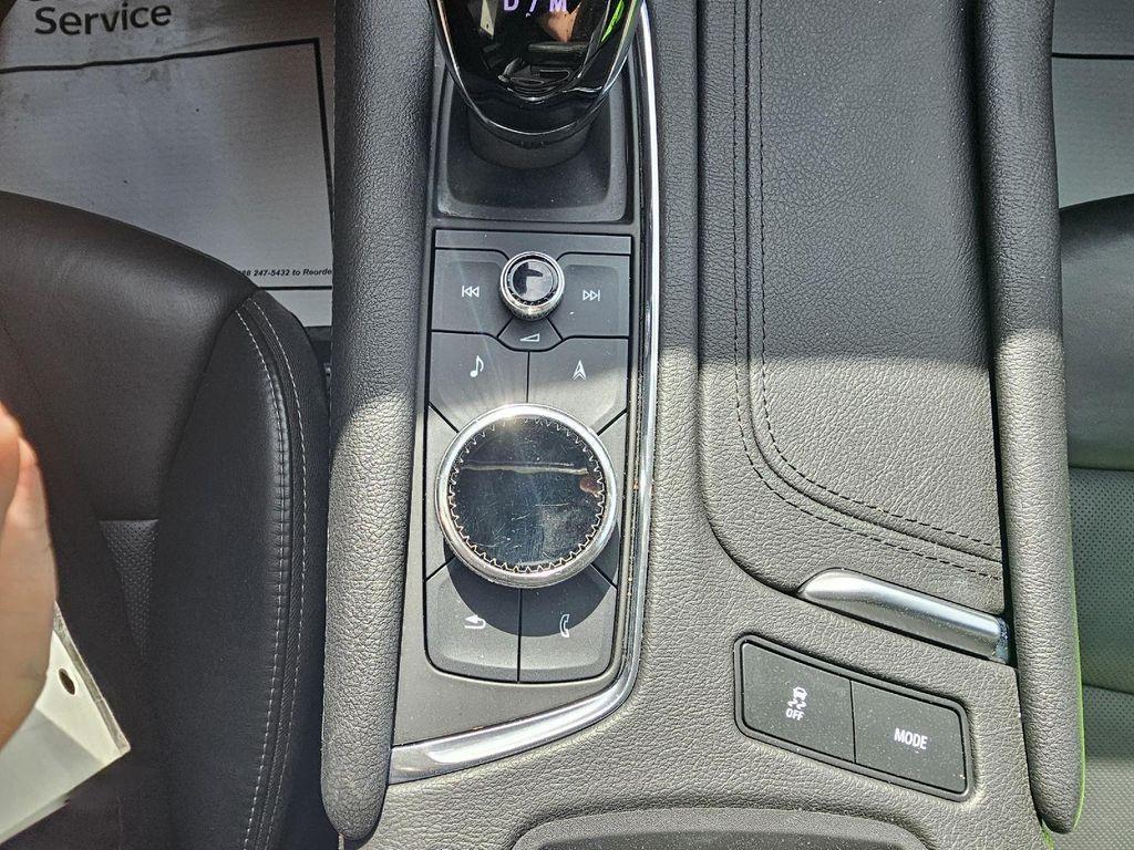 used 2023 Cadillac XT6 car, priced at $38,599
