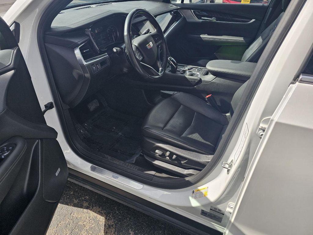 used 2023 Cadillac XT6 car, priced at $37,885