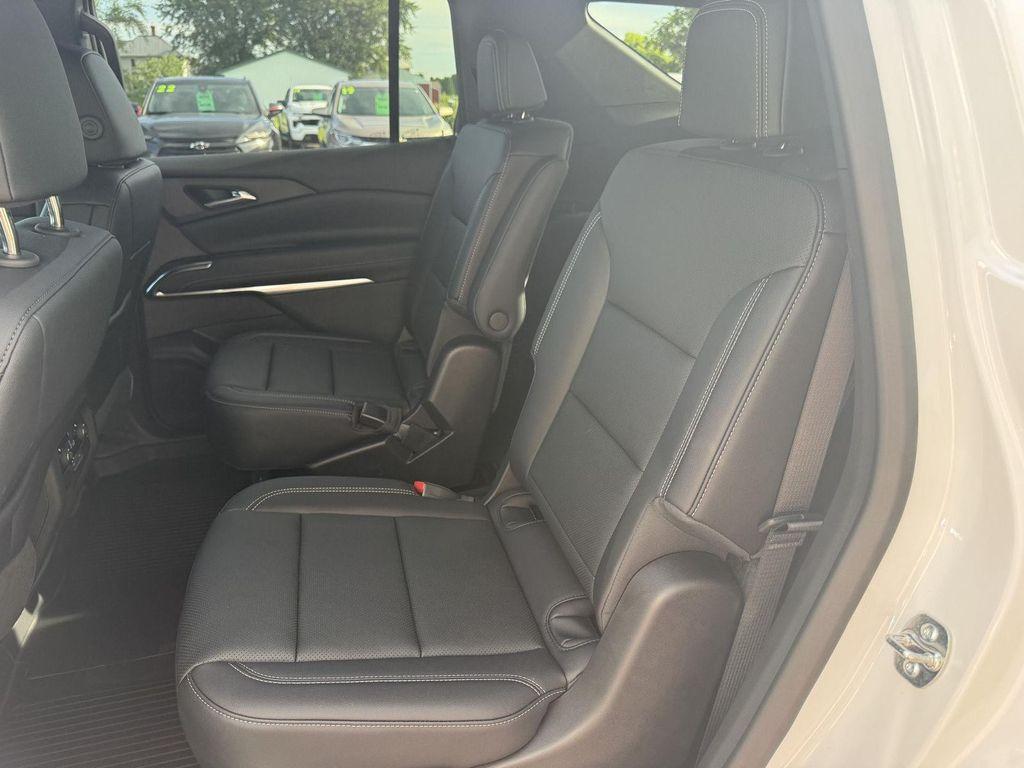new 2025 Chevrolet Traverse car, priced at $46,639
