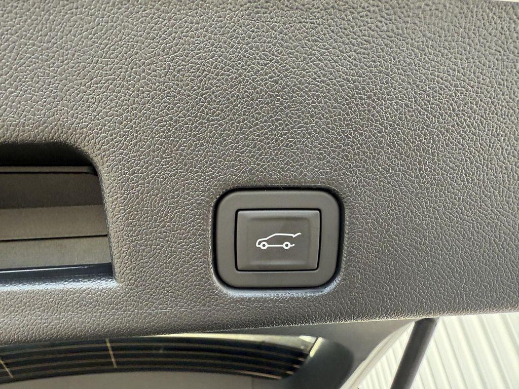 new 2025 Chevrolet Traverse car, priced at $46,639