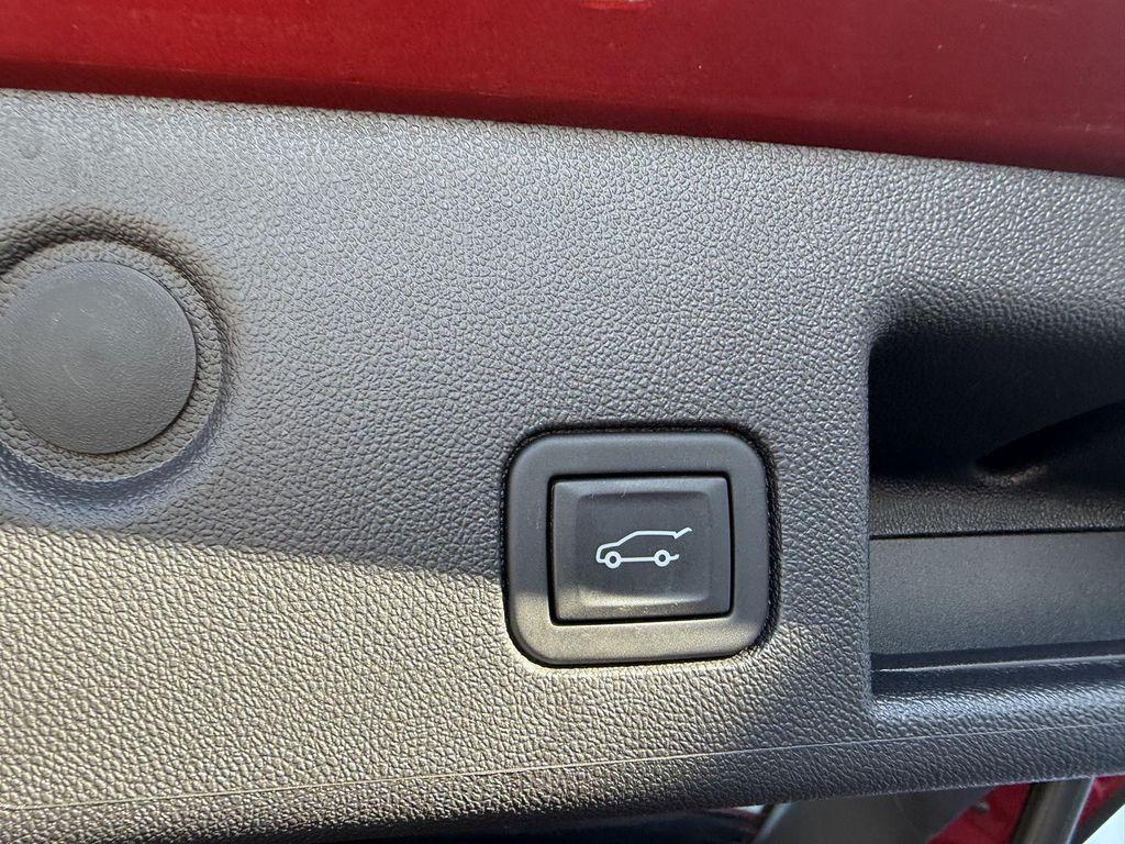 used 2023 Chevrolet Equinox car, priced at $23,856